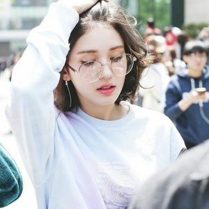 Meet your Posher, Valorie